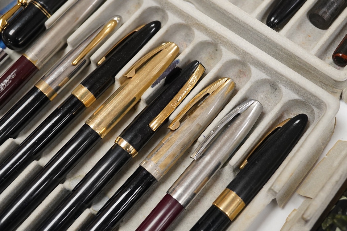 A collection of various fountain pens, various manufacturers (some incomplete, approx. 40)